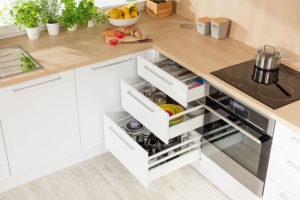 Модулна кухня Креатива сив и бял гланц с избор на цвят на корпус и обков